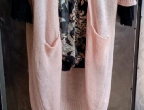 Jumpsuit mit Strickjacke